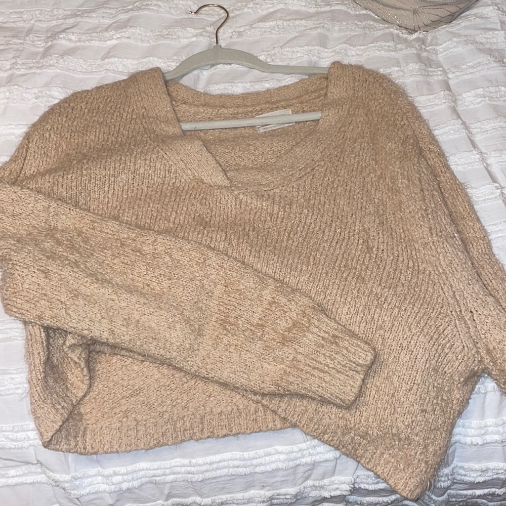 Cropped Urban Outfitters sweater